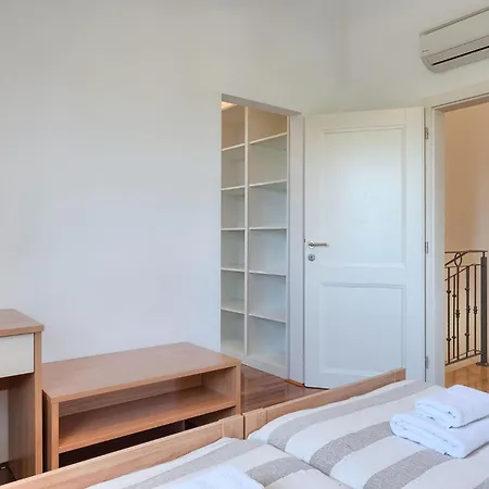 Villa Azura By Interhome Marčana