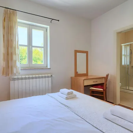 Azura By Interhome Marčana