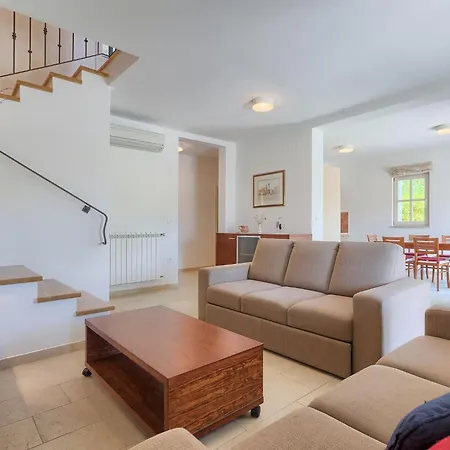 Azura By Interhome Marčana