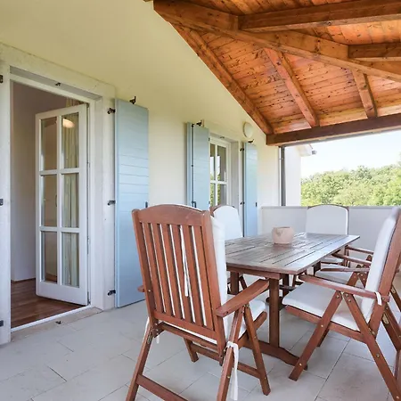 Azura By Interhome Villa Marčana