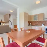 Azura By Interhome *