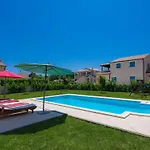 Azura By Interhome Marčana