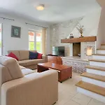 Azura By Interhome Villa Marčana