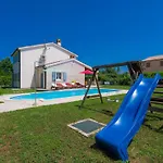 Villa Azura By Interhome Marčana