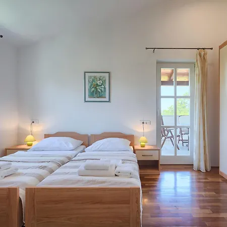 Azura By Interhome Vila