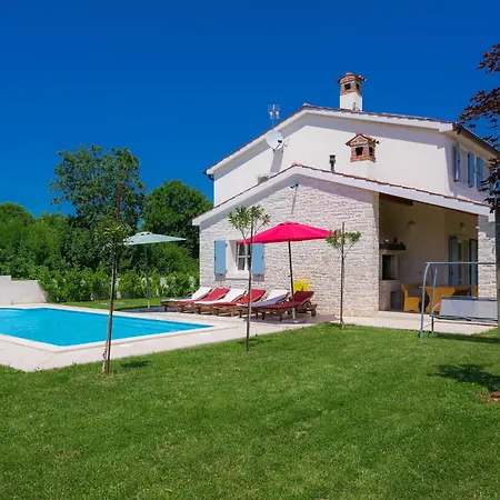 Villa Azura By Interhome Marčana