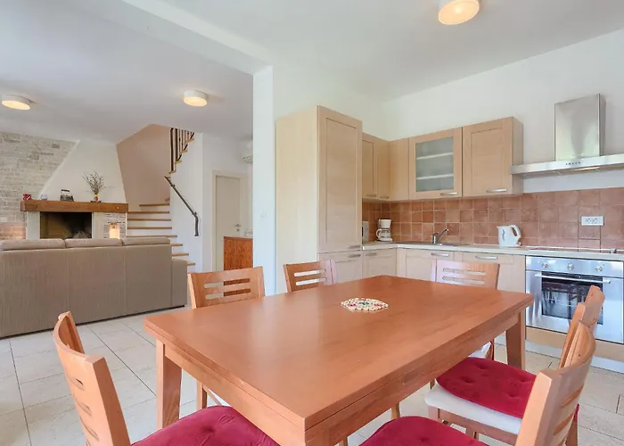 Azura By Interhome *